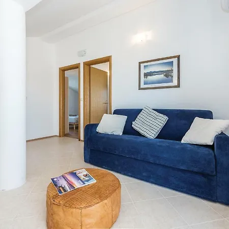 Apartment Three-bedroom In Vodice